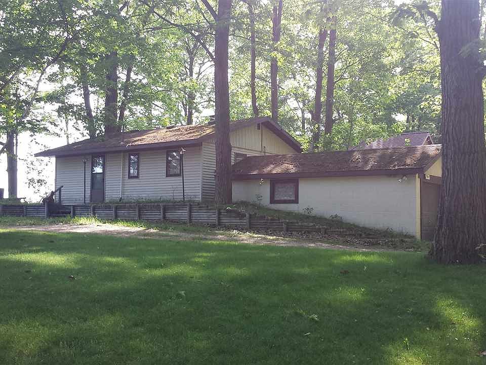 1st image of 9020 W Oak Dr