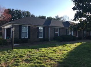 74 Hunters Crossing Way, Bowling Green, KY 42104