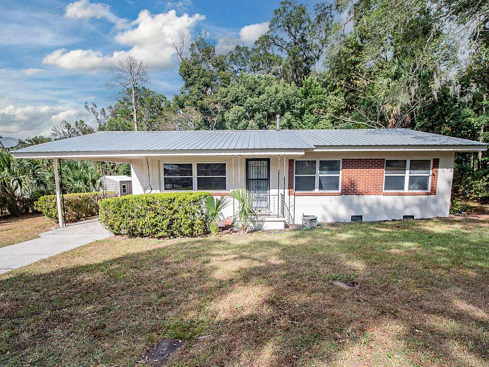 1st image of 837 NW Palm Dr