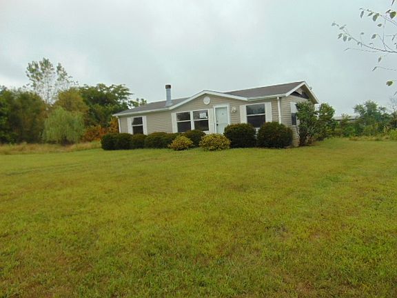 2nd image of 90 Roberts Ln