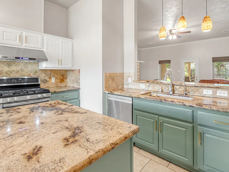 1209 Portsmouth Ct — Photo 6