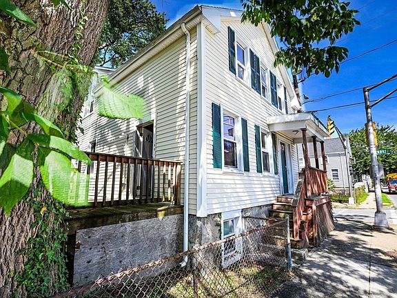 4th image of 309 Cottage St