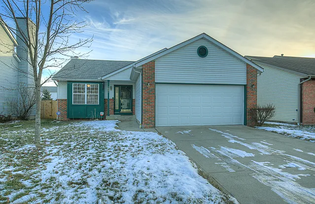 1081 Viewpointe Dr photo 1