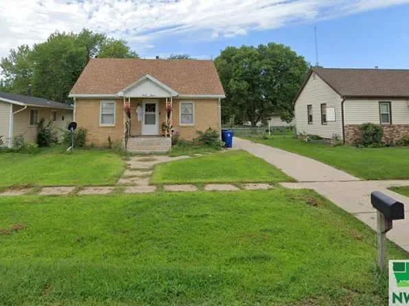 2011 3rd Ave, South Sioux City, NE 68776