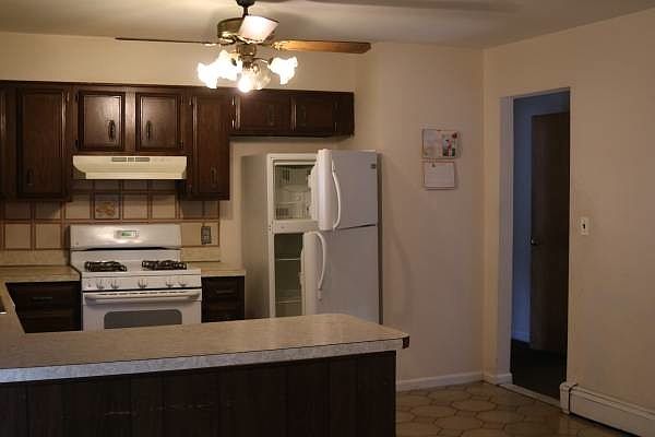 1st image of 14 Oak St #2