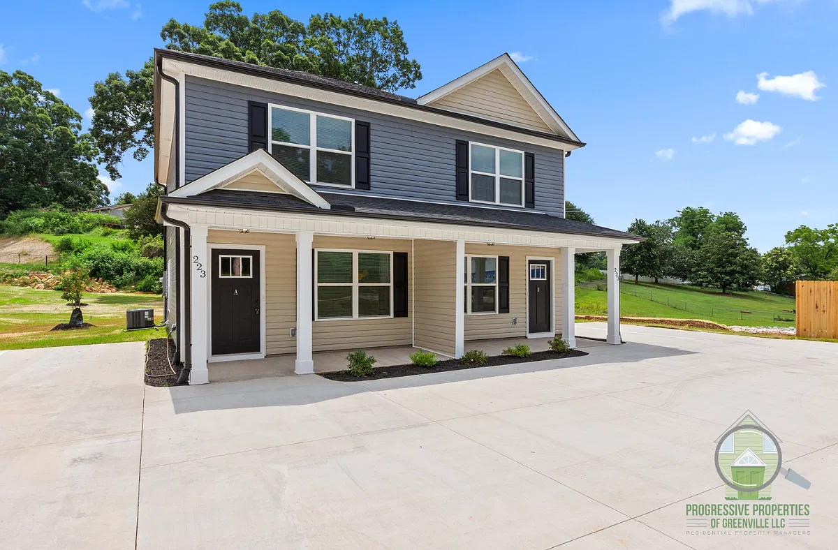 223 Liberty Drive - B — Photo 1