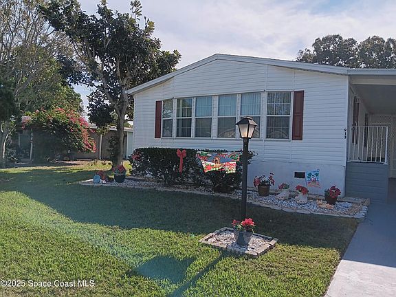 2nd image of 913 Sequoia St
