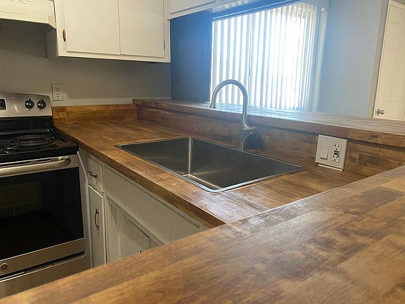 2nd image of 2804 Norcade Cir #4