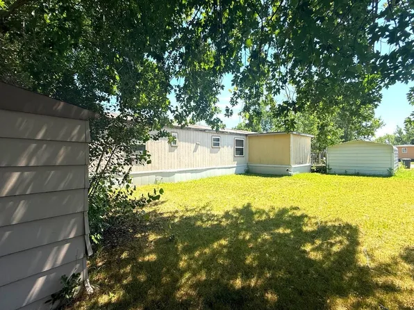 1013 Adams Ave, Minot, ND 58701