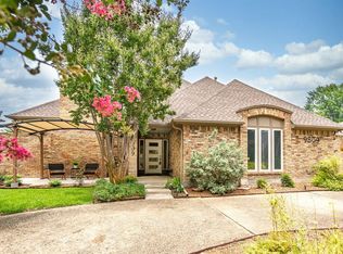 9809 Cross Creek Ct, Dallas, TX 75243
