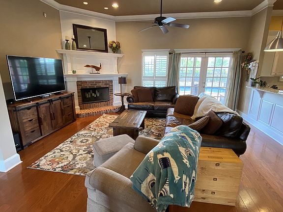 5th image of 6009 Warwick Dr