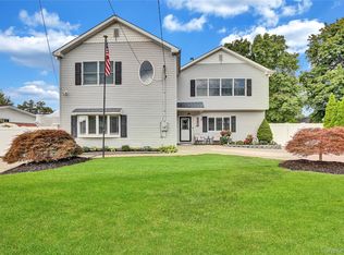 420 Dare Road, Selden, NY 11784