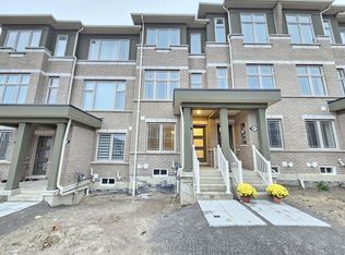 919 Crowsnest Holw, Pickering, ON L1X 0P4