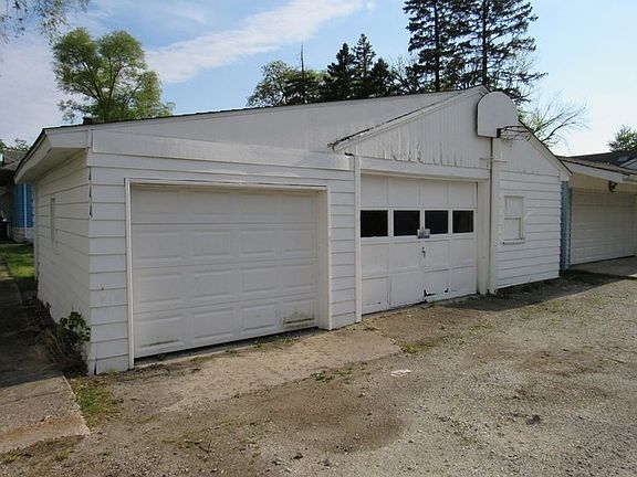 4th image of 18366 W South St