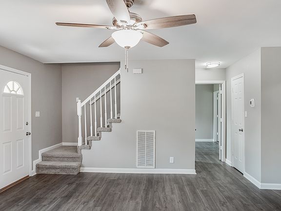 4th image of 389 Brook Mead Dr