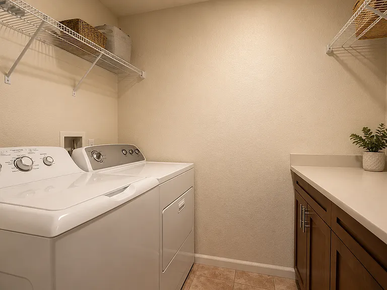 714 N Capitol Ave — Photo 12