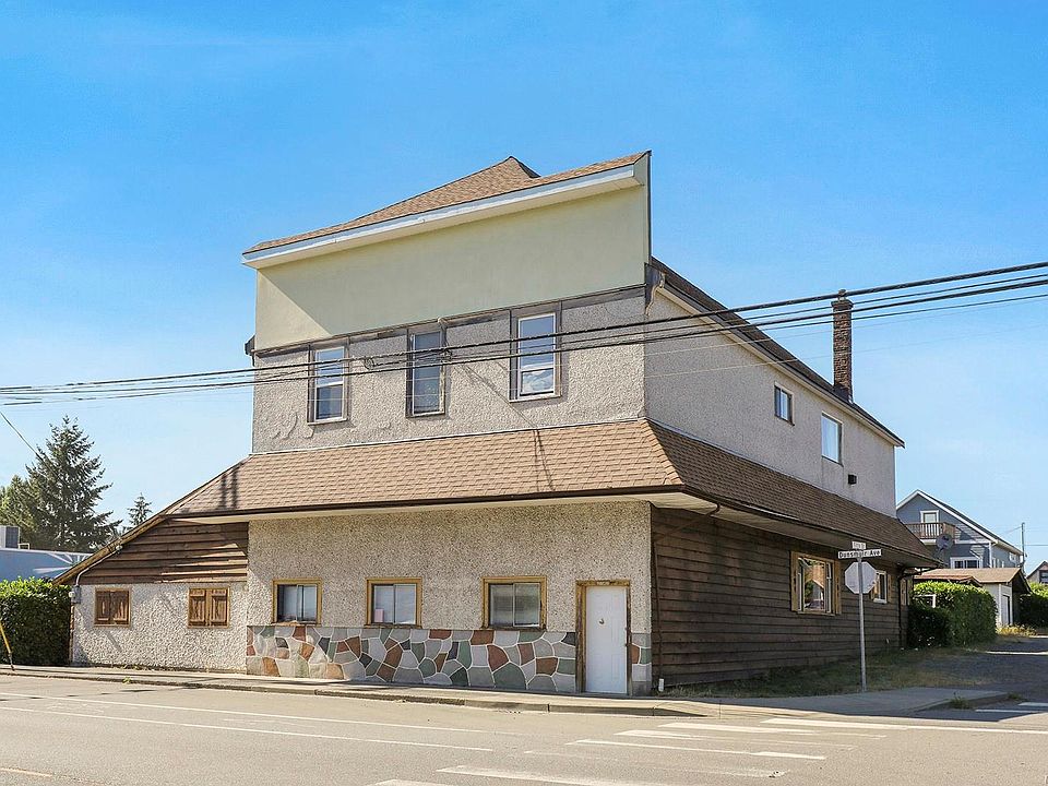 1st image of 2780 Dunsmuir Ave