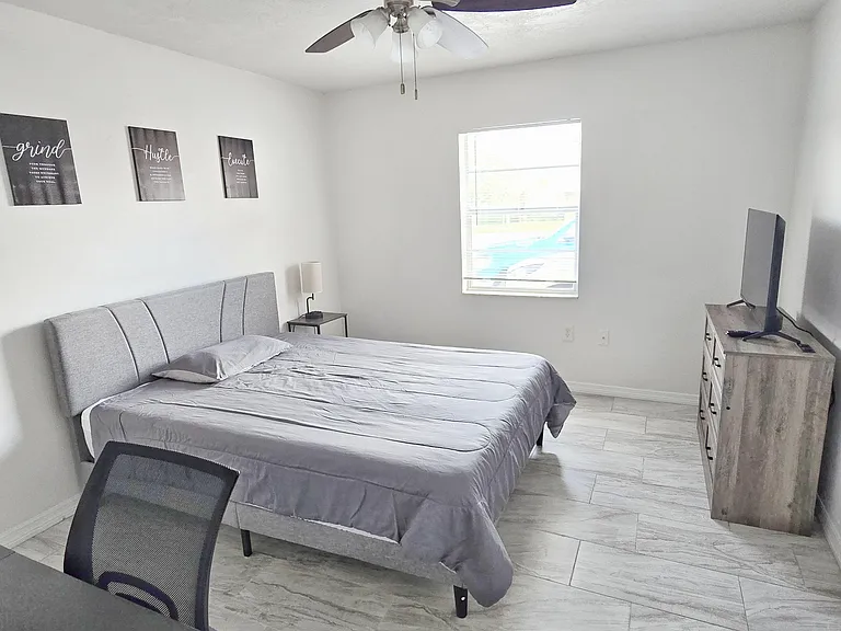 Lake Hunter Dr — Photo 2