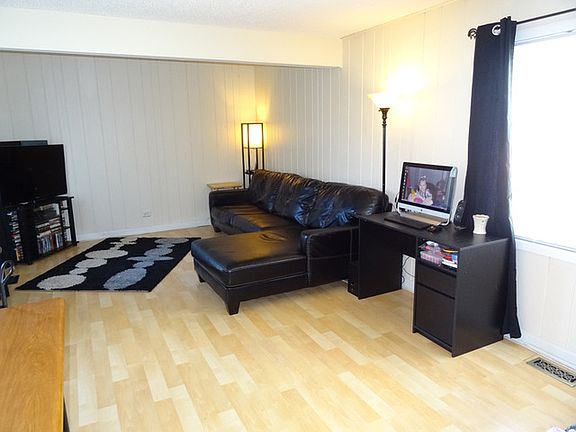 2nd image of 705 Weymouth Cir