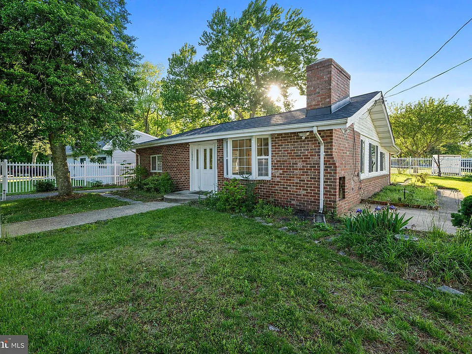1626 Bayberry Rd