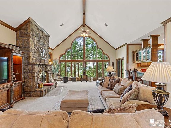 3rd image of 193 Castle Mountain Ln