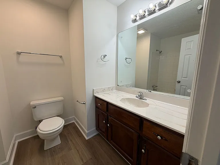 250 Cleveland Rd #431 — Photo 7