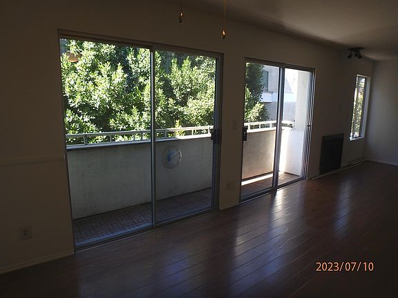3rd image of 4315 Dixie Canyon Ave APT 202
