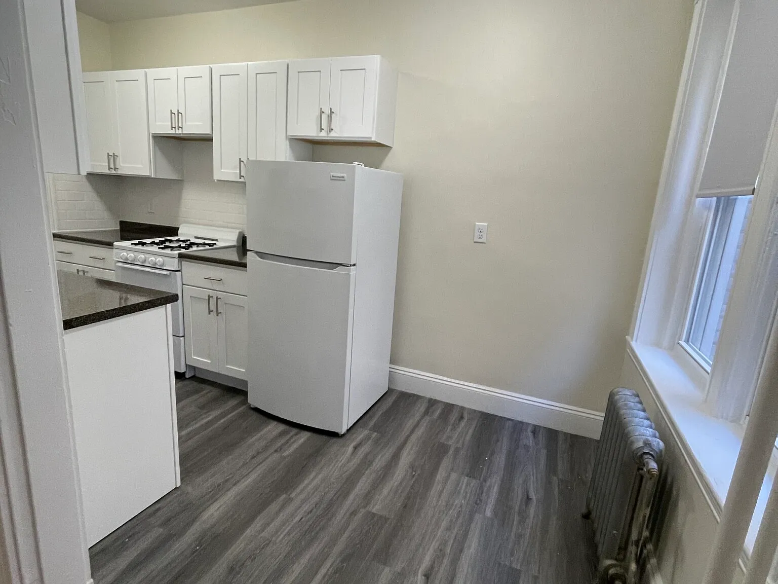 1 bed, 999 sqft, $2,435 — Photo 3