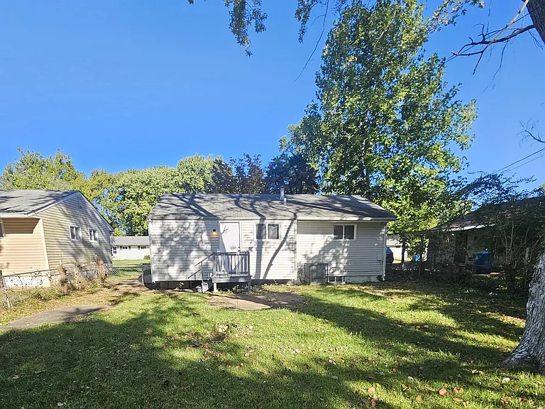 10568 Spring Garden Dr — Photo 12