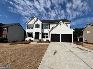 2878 Belfaire Lake Dr, Dacula, GA 30019