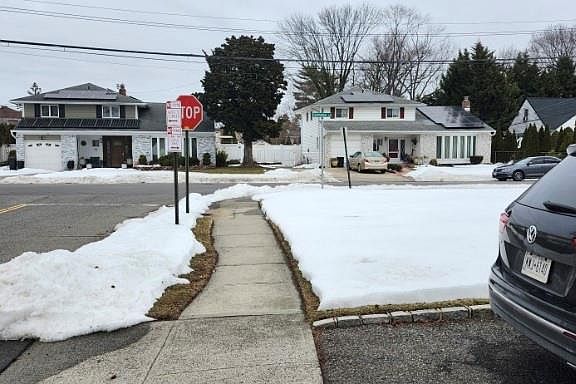 4th image of 25 Pinetree Road