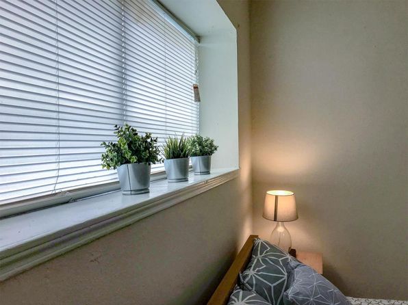 2718 Violet St APT 8