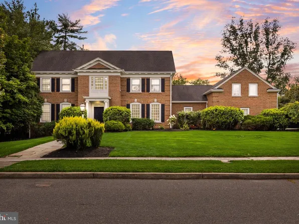 801 Loveland Rd, Moorestown, NJ 08057