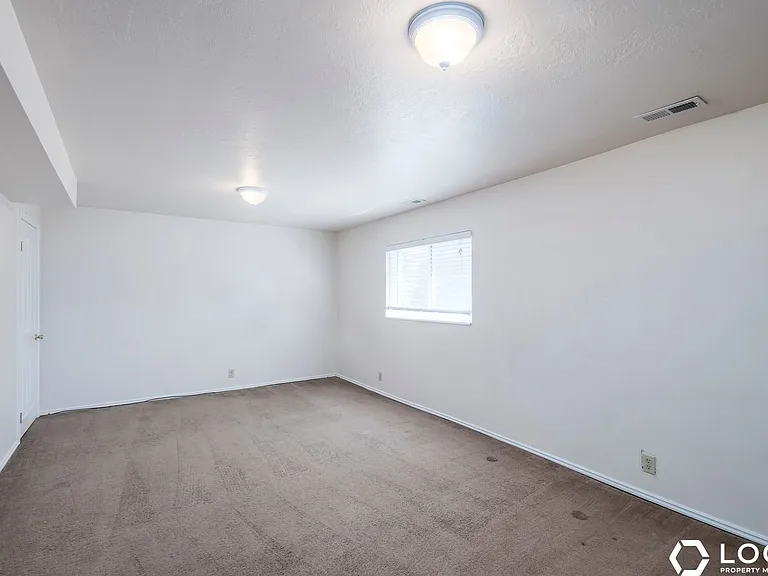 3377 S 2410 E #B — Photo 14