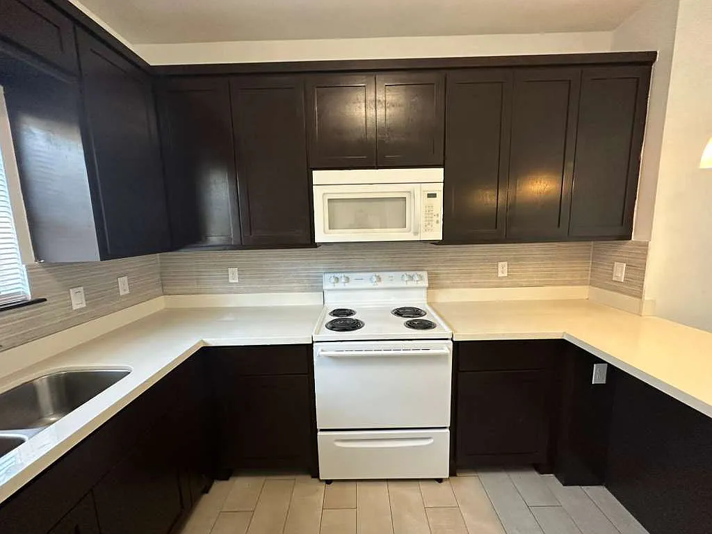 2 bed, 2.0 bath, 798 sqft, $900 — Photo 4