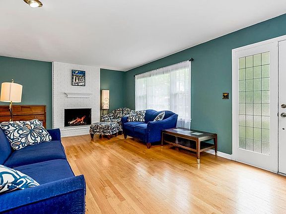 4th image of 3816 W 74th St