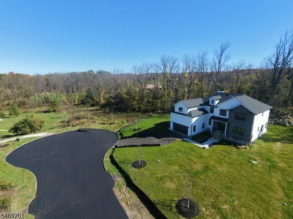 6 Ruby Ct, Hardyston Twp., NJ 07419