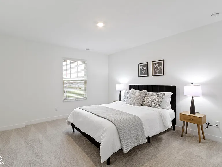 19441 Beruna Way — Photo 36