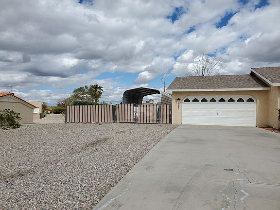 3rd image of 2271 Holly Ave