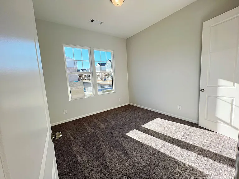 2475 Whistler Way NE — Photo 7
