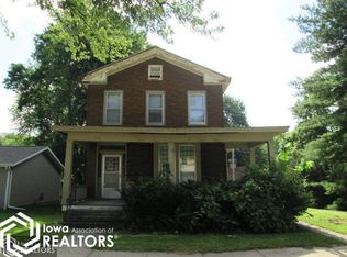 916 N 5th St #TOWNHOUSE, Burlington, IA 52601