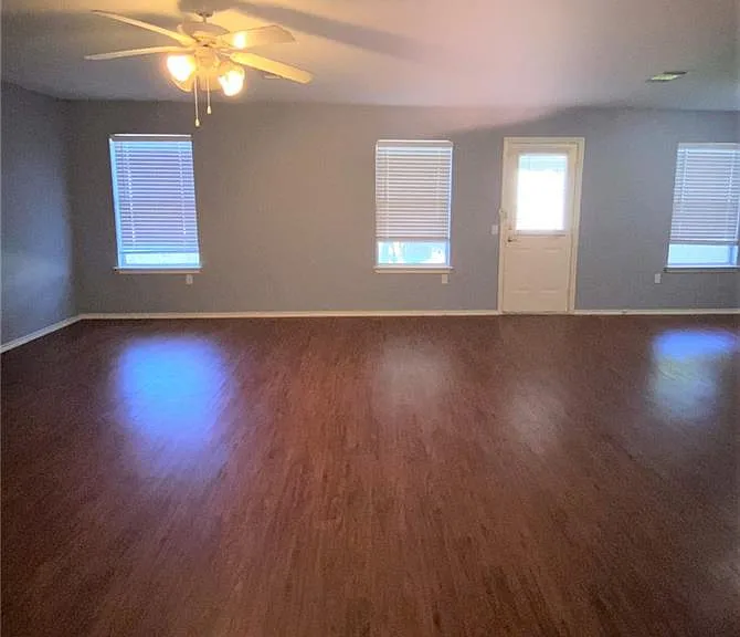 8718 Davis Oaks Trl — Photo 2