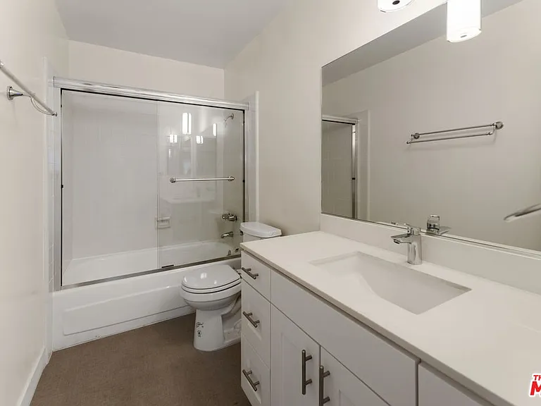 1114 12th St #206 — Photo 15