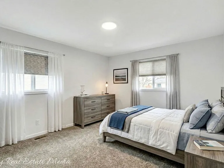 4220 Boudinot Ave — Photo 5