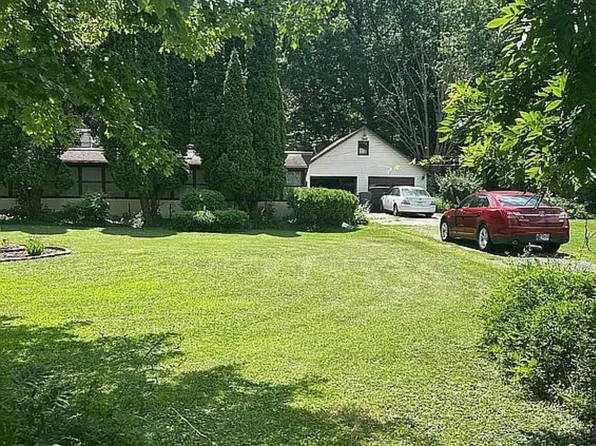 1720 Hale Ave, Chesterton, IN 46304