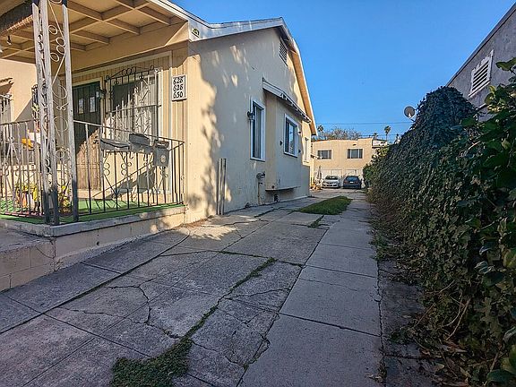 5th image of 628 N Occidental Blvd