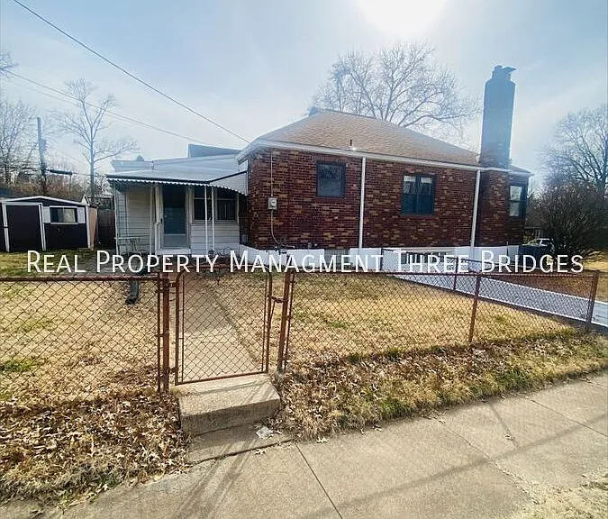 3636 Eminence Blvd — Photo 11