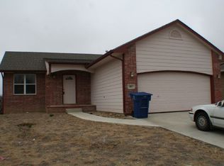 802 E Hedgewood St, Andover, KS 67002