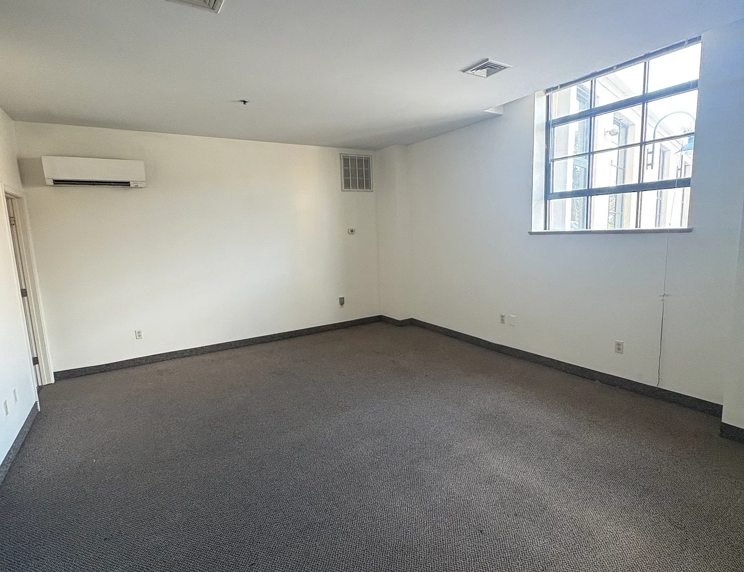 Studio, $1,250 — Photo 2