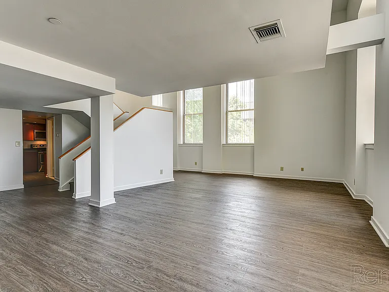 Chesapeake Commons — Photo 16